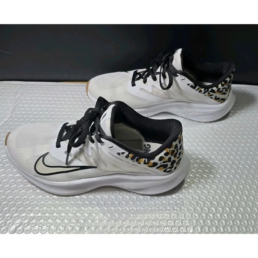 Nike Quest 3 Premium Women's Running Shoe Sz 6.5 Lightweight Stylish